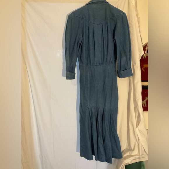 Vintage 80s denim dress with silver detailing and shoulder pads - Picture 3 of 3